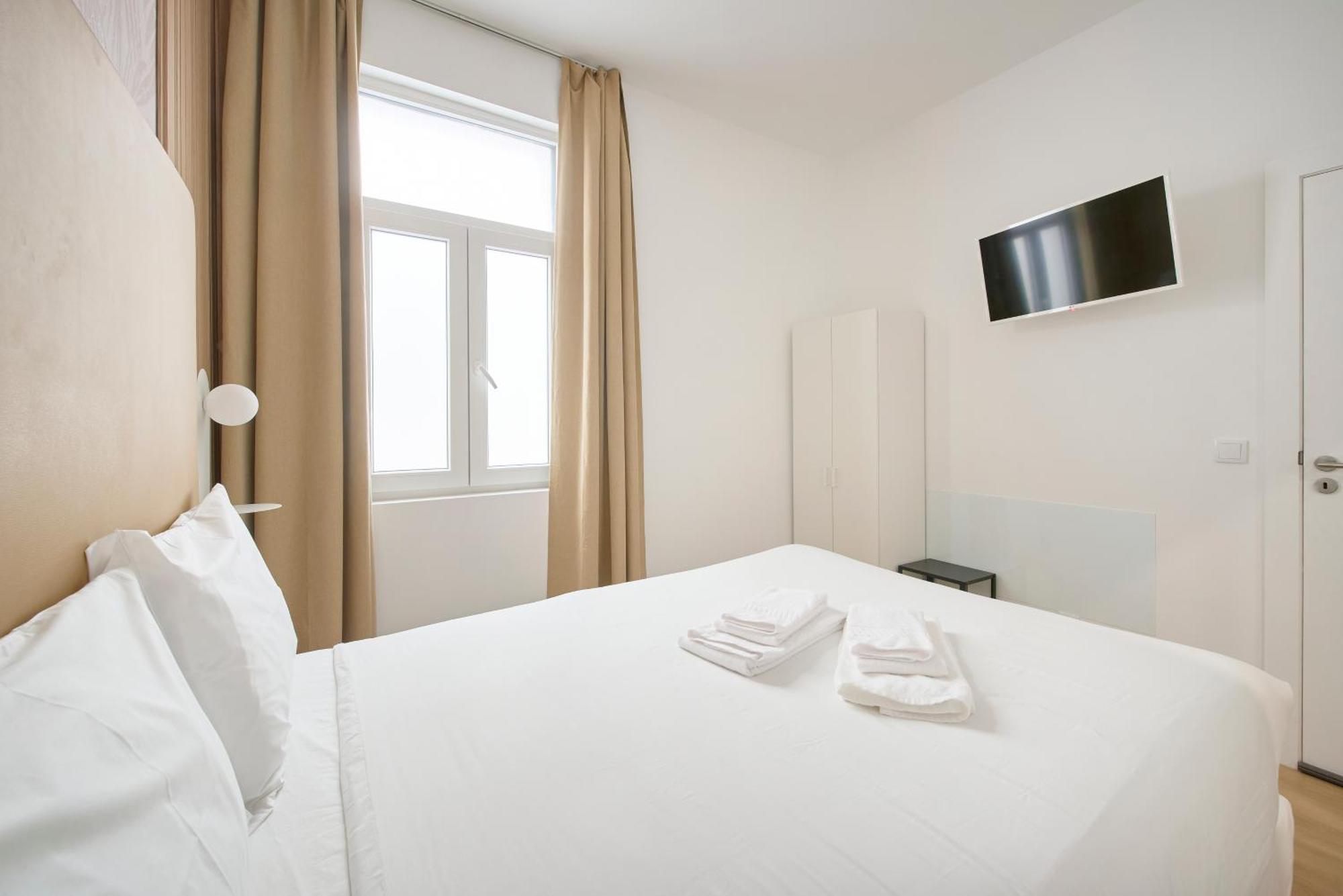 Brand New Hostel Anjos Lissabon Buitenkant foto